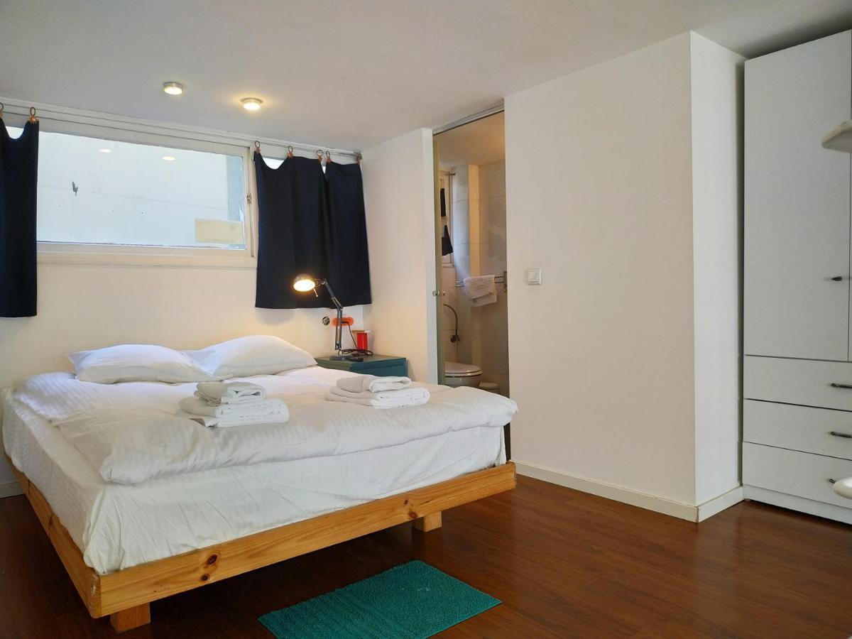 Localz - With Gallery Apartment *